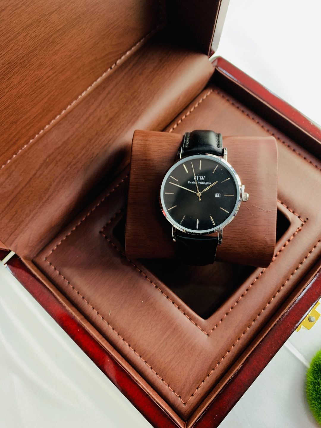 Daniel Wellington luxury leather strap with exact box - Image 2
