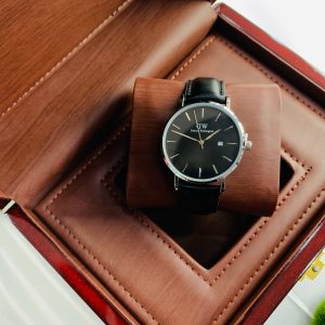 Daniel Wellington luxury leather strap with exact box