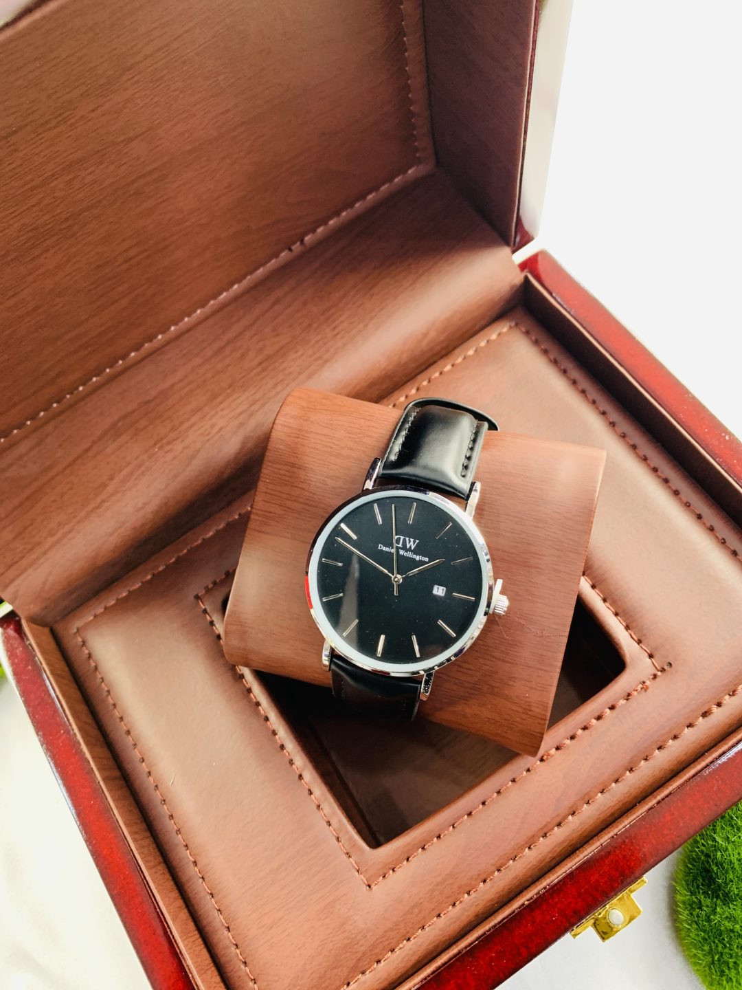 Daniel Wellington luxury leather strap with exact box - Image 5