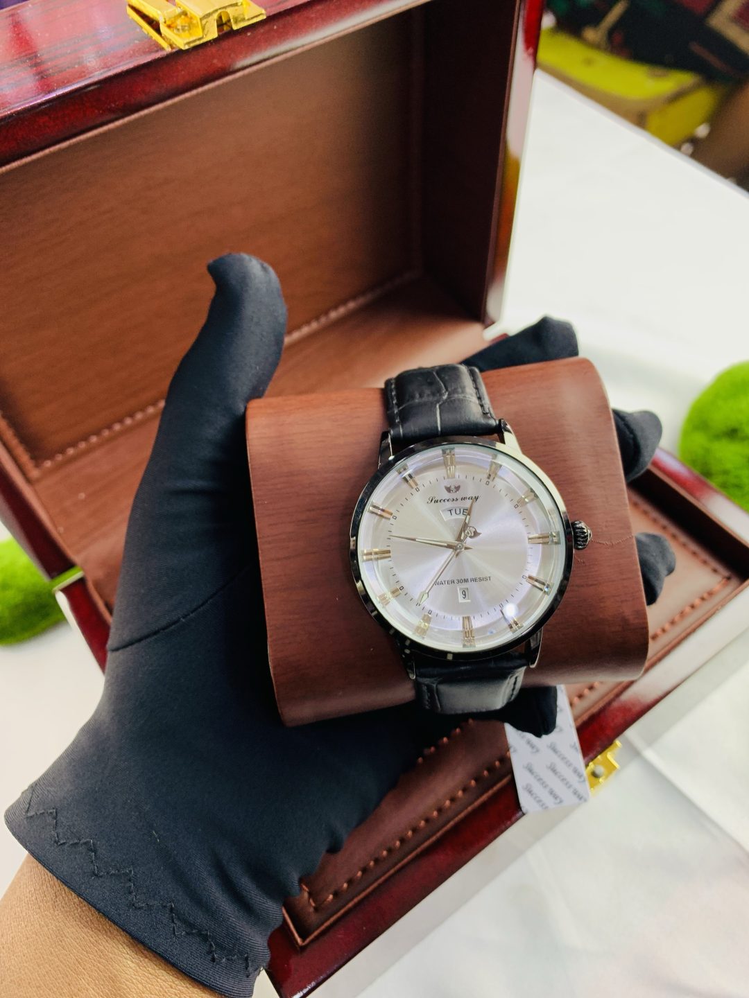 Success way luxury leather strap with plastic box - Image 4