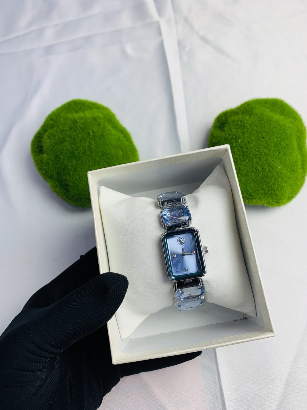 Swarovski silver blue stone - Image 6