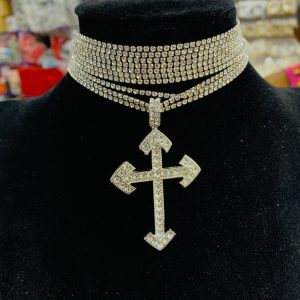 Elegance eternelle silver cross choker