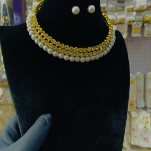 Nocturne gold choker