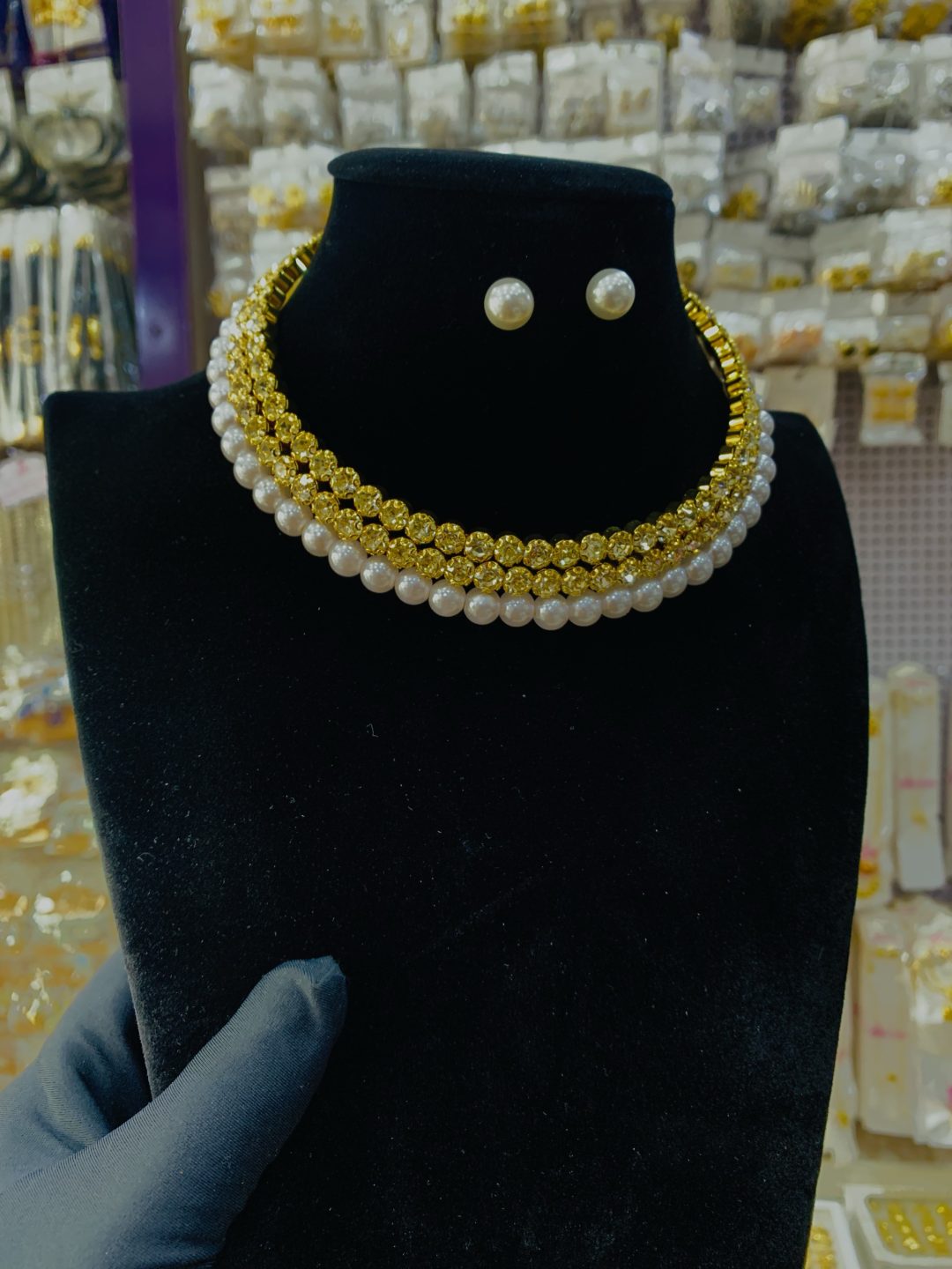 Nocturne gold choker - Image 2