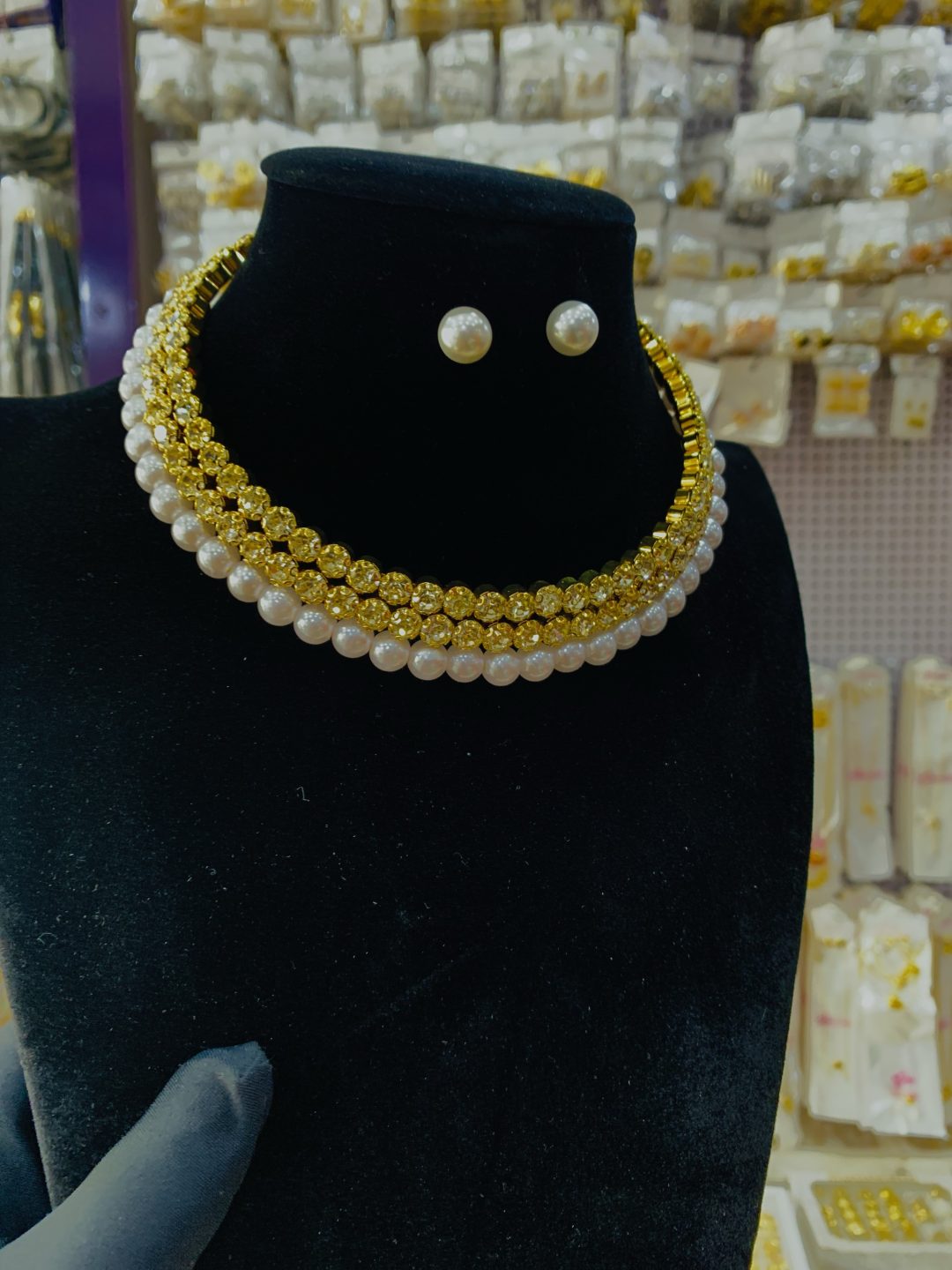 Nocturne gold choker - Image 4