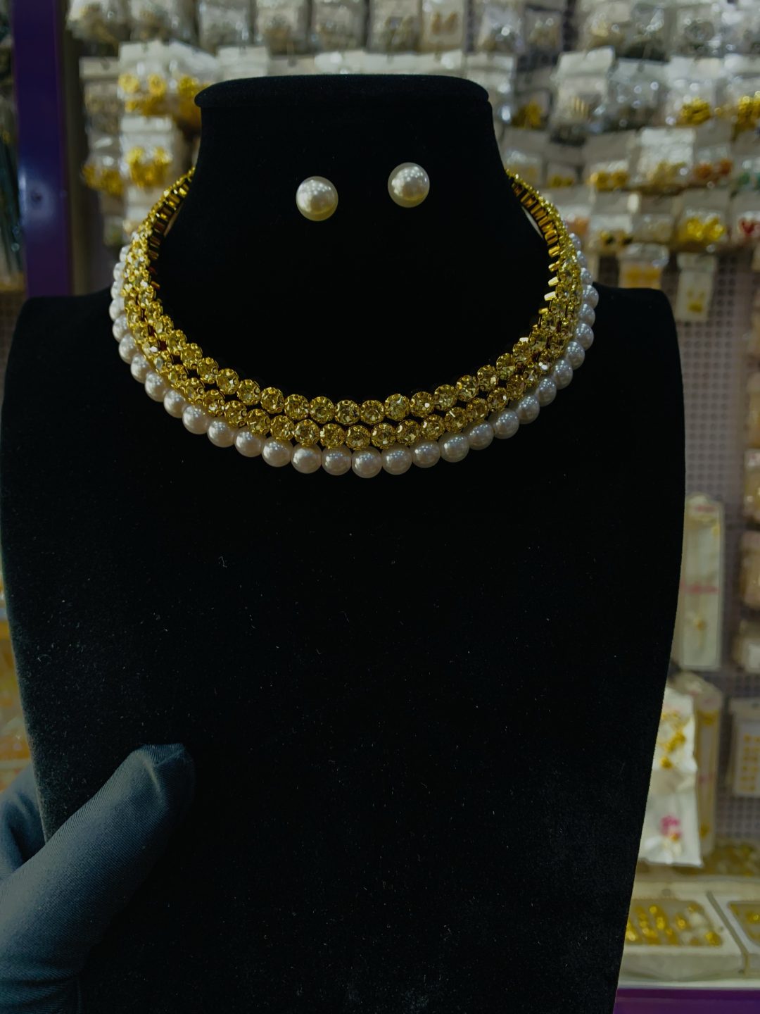 Nocturne gold choker - Image 5