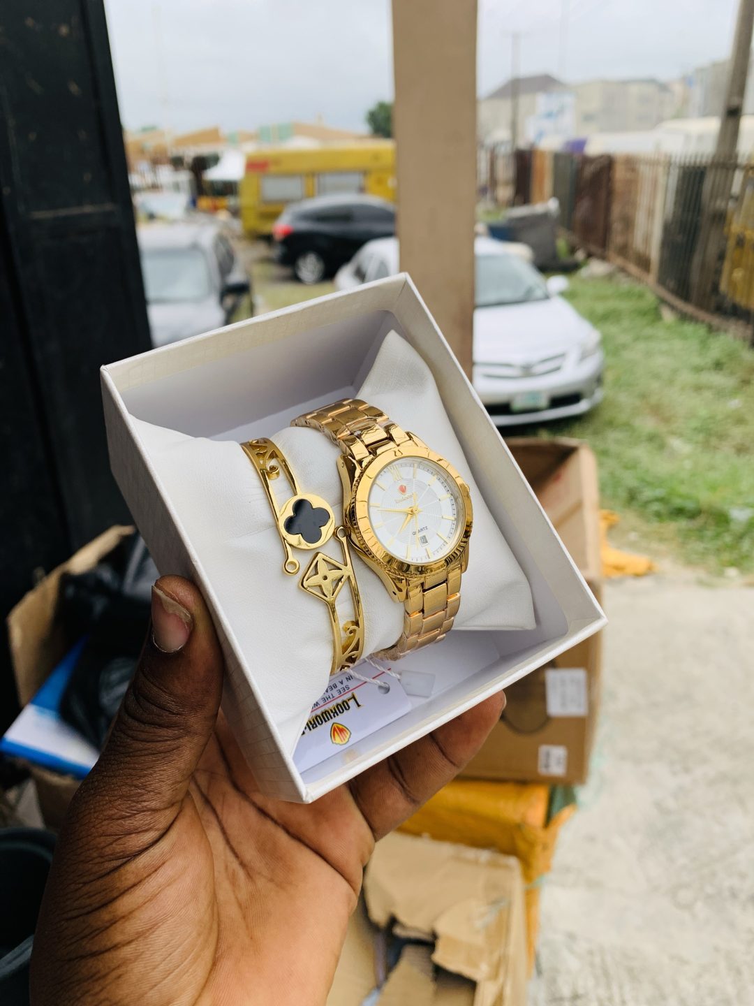 Lookworld gold watch combo with paper box - Image 3