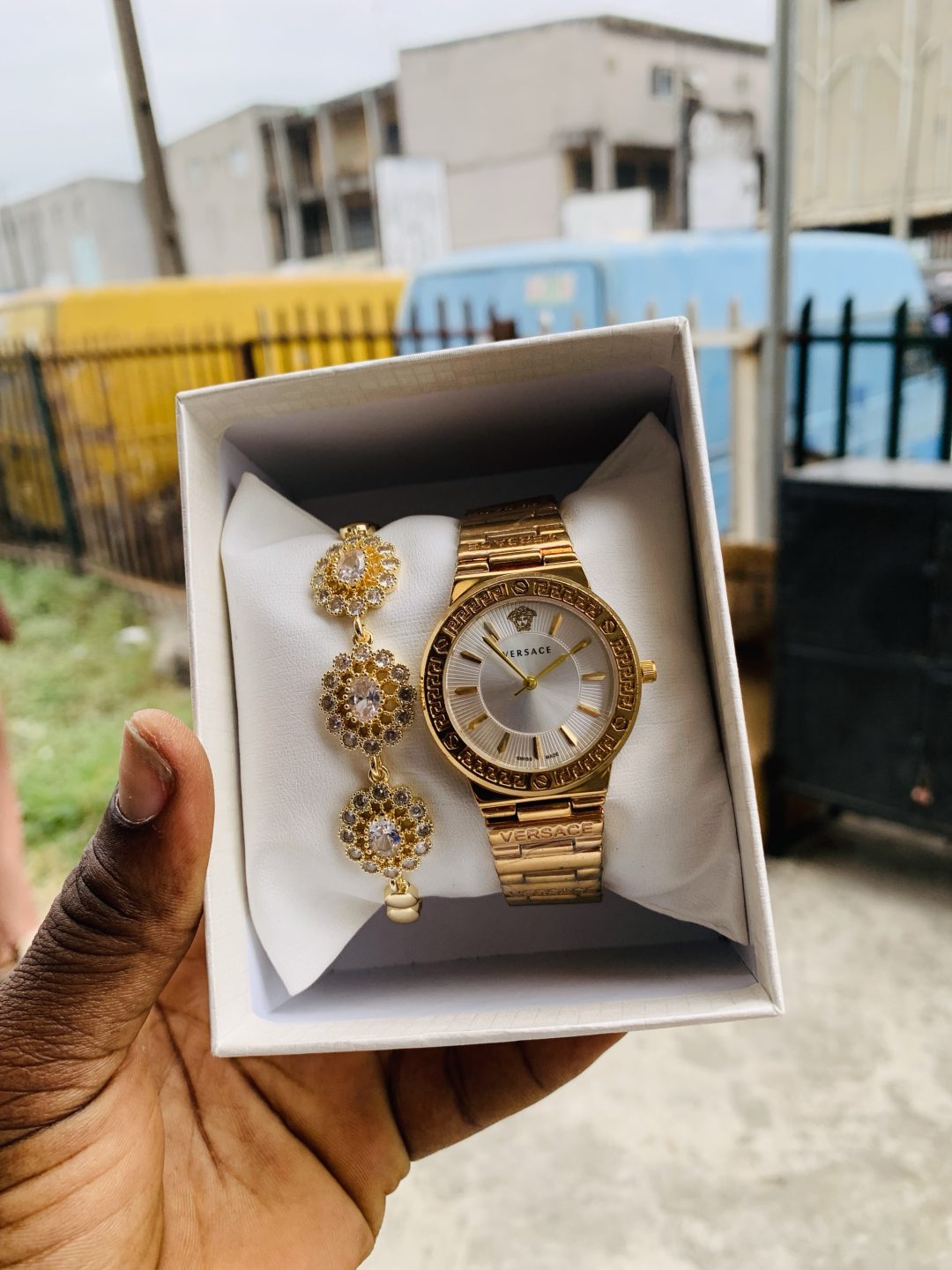Versace gold watch combo with box - Image 5