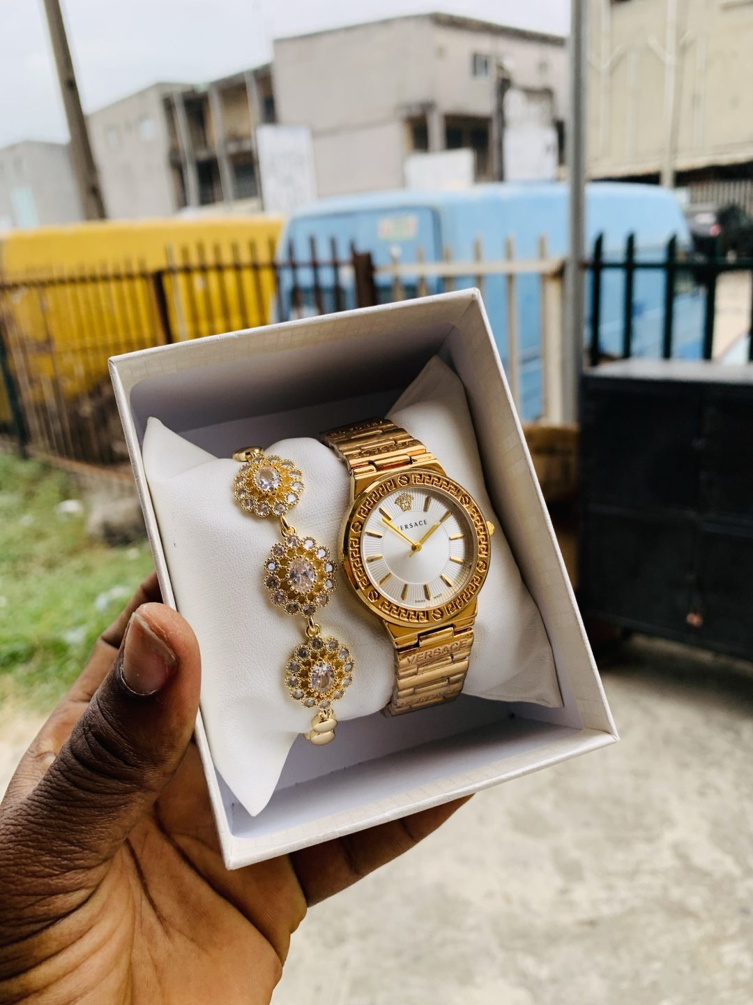 Versace gold watch combo with box - Image 3