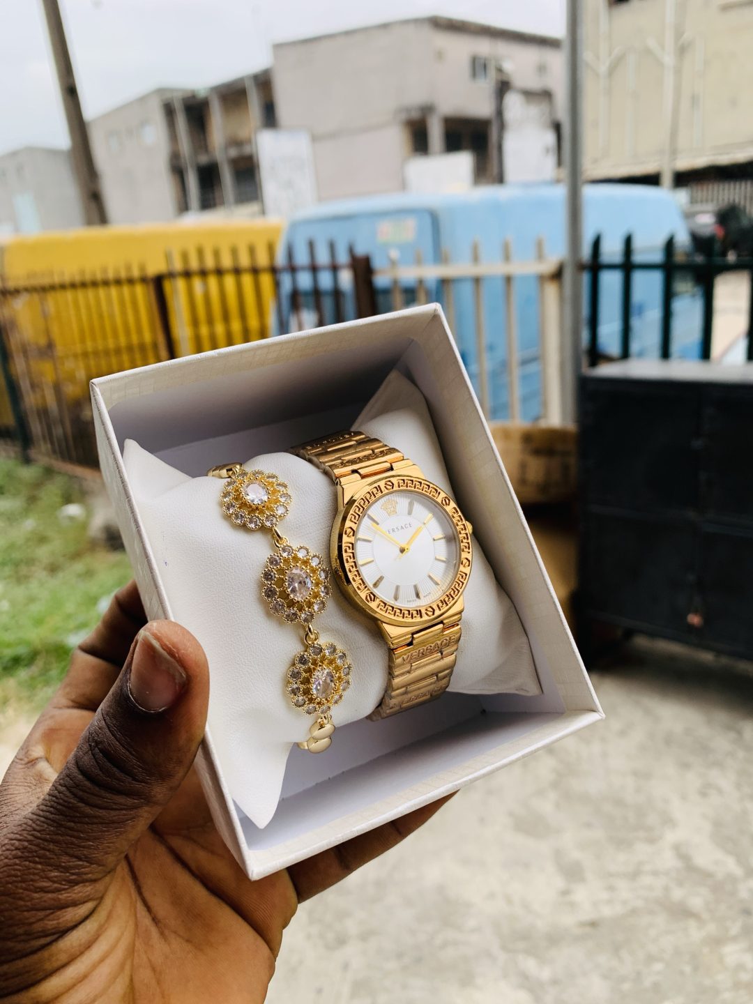 Versace gold watch combo with box - Image 4