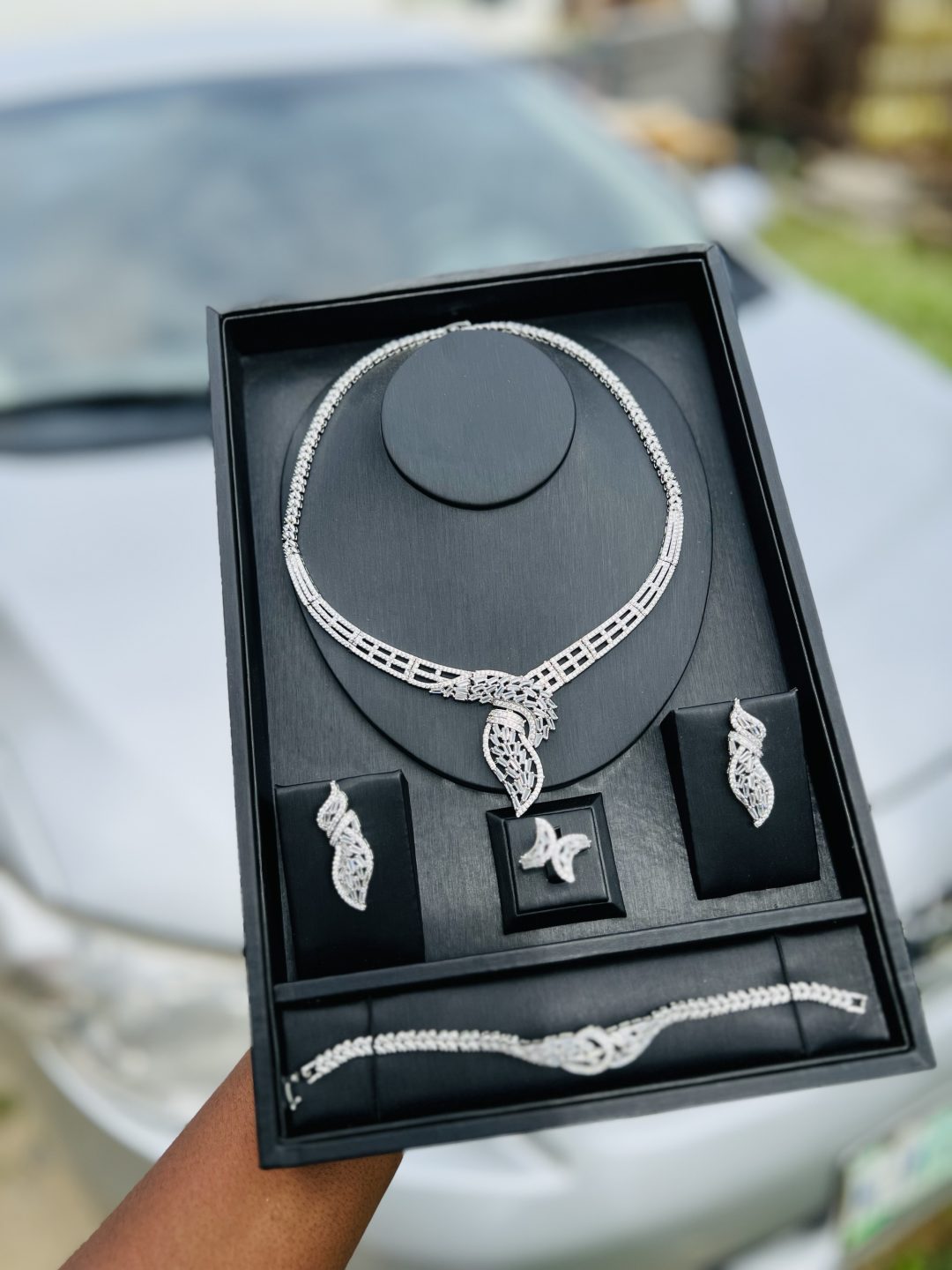 Silver luxury zirconia royal set 001 - Image 4