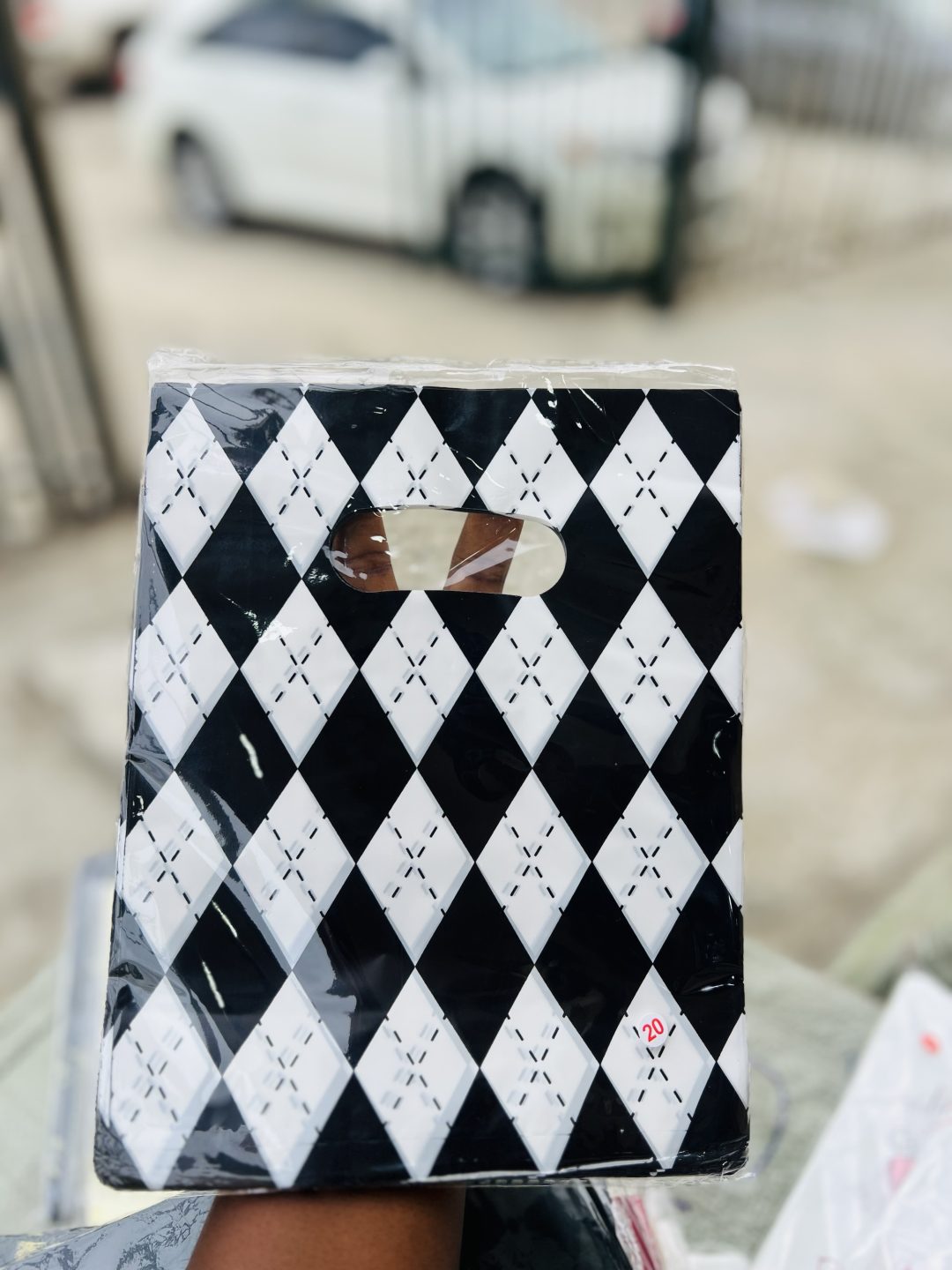Medium size nylon 018  (100pcs)