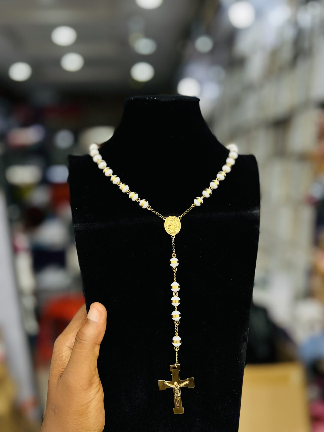 White and gold designers Rosary 003 - Image 3