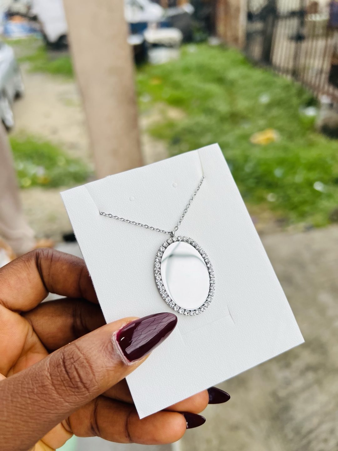 Engraved silver oval stoned necklace - Image 2