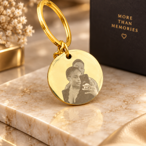 Engraved picture and text gold key holder