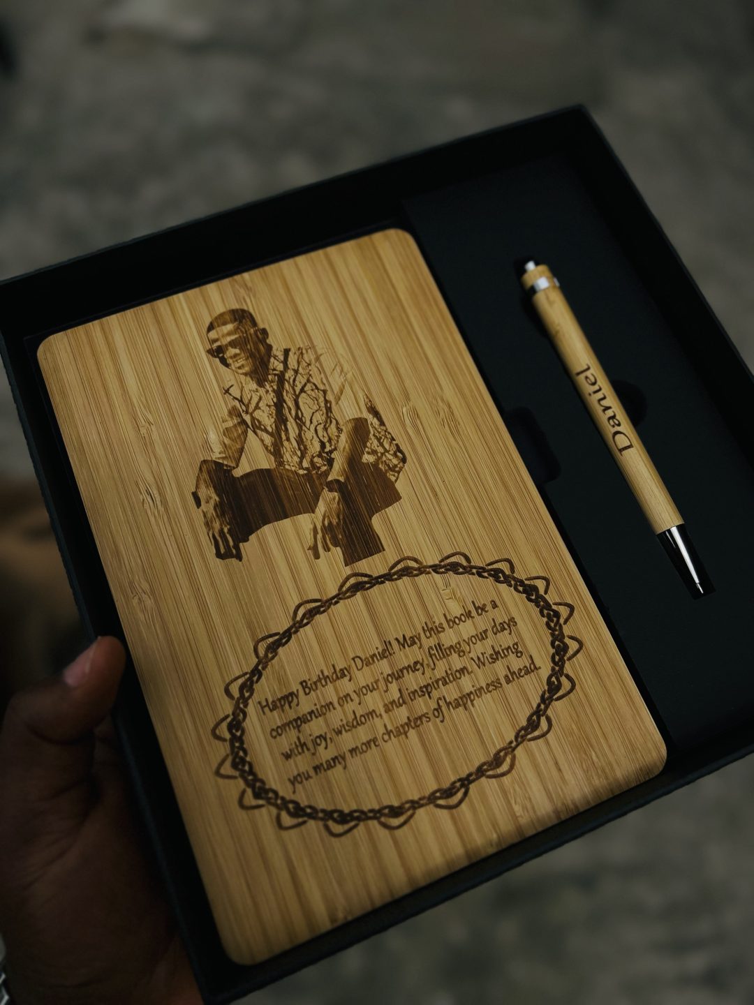 Engraved picture wooden book and pen set