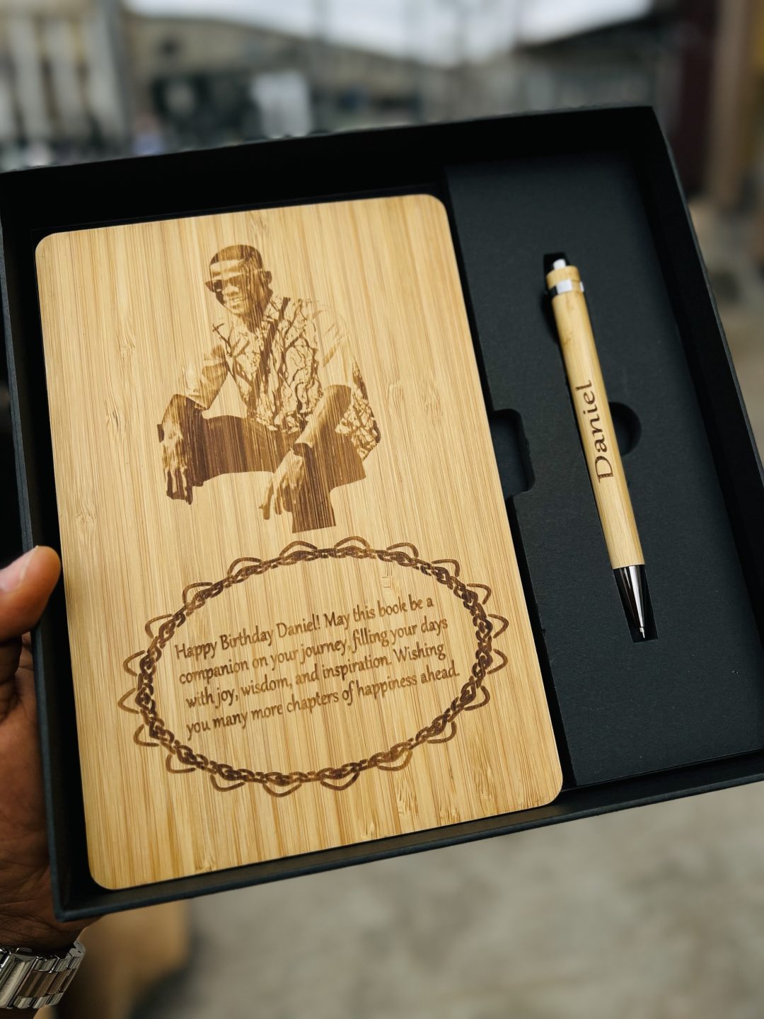 Engraved picture wooden book and pen set - Image 5