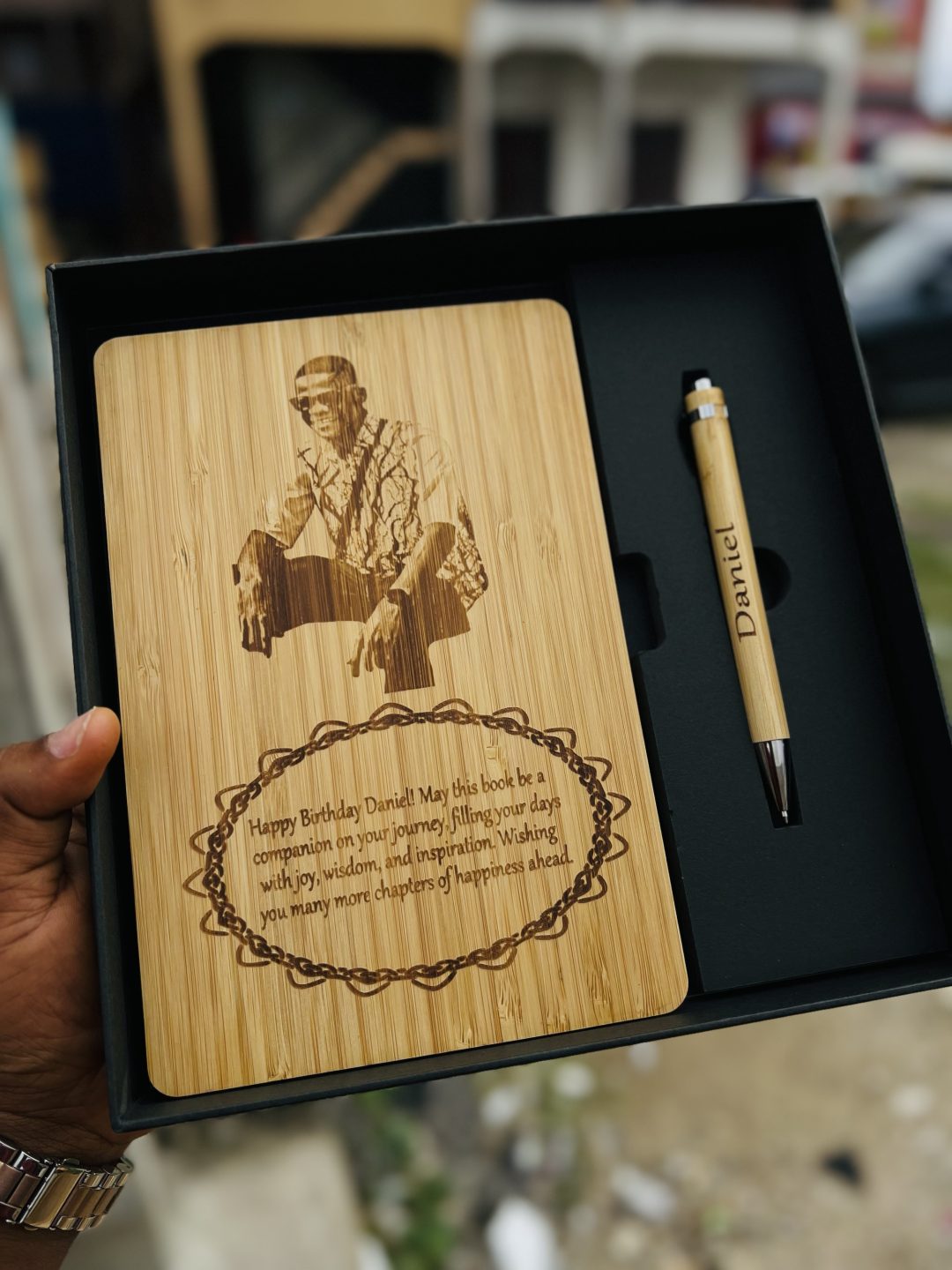 Engraved picture wooden book and pen set - Image 6
