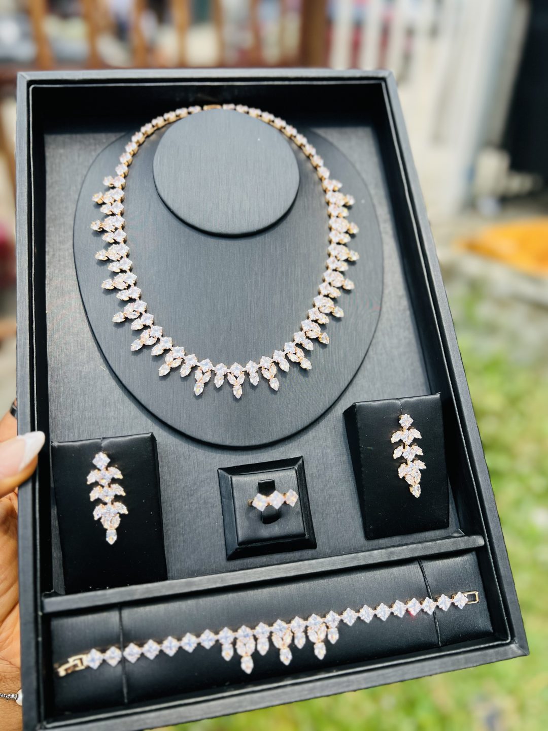 008 Zirconia bridal set (Gold colour) - Image 5