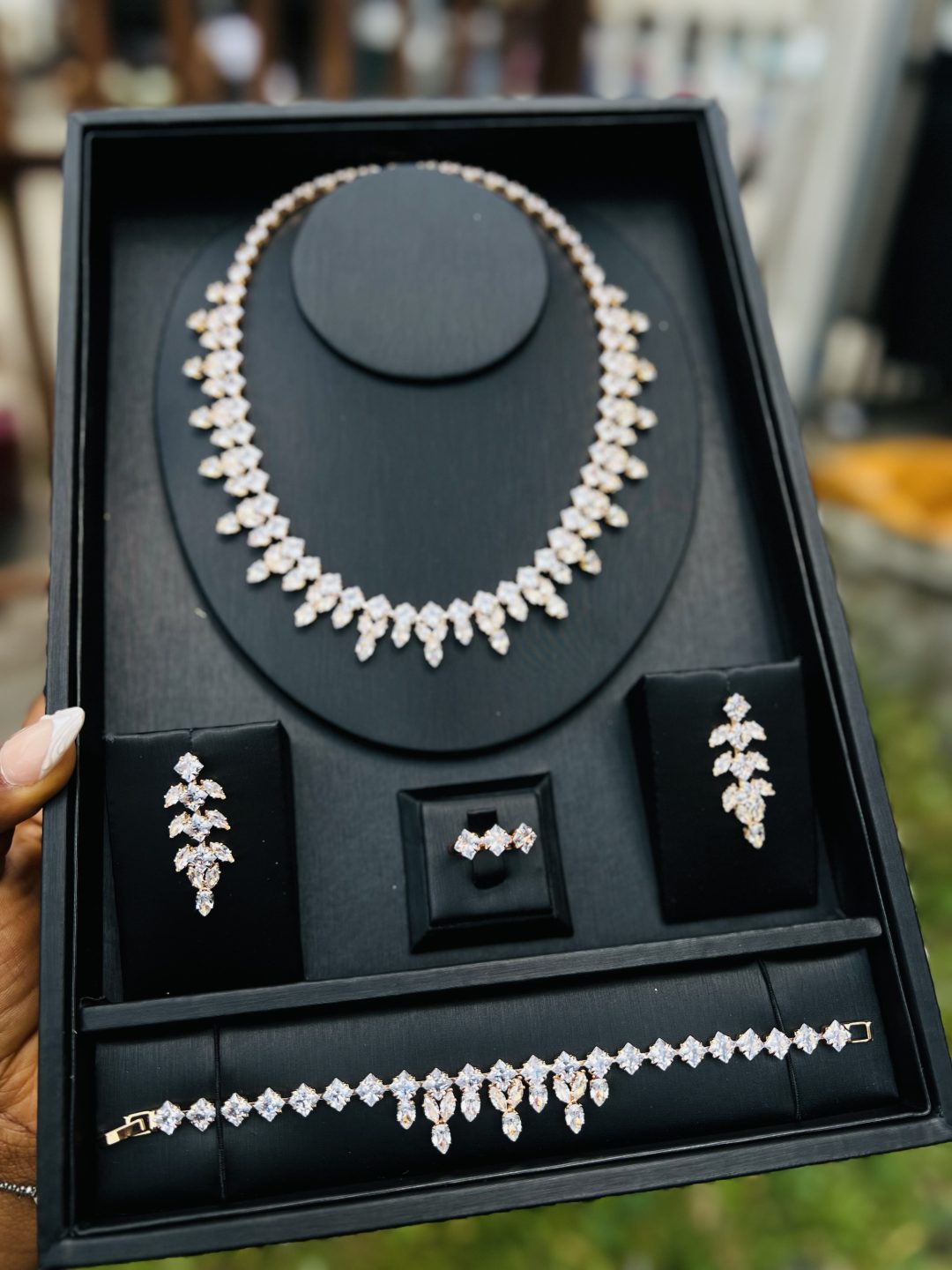 008 Zirconia bridal set (Gold colour) - Image 4