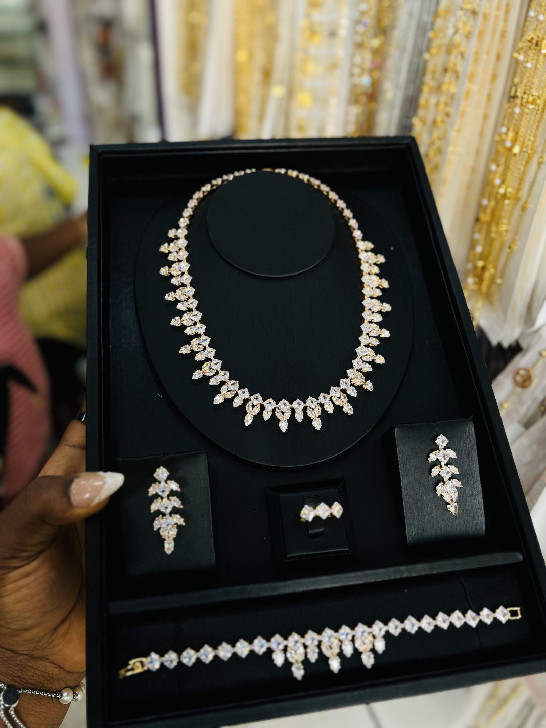 008 Zirconia bridal set (Gold colour) - Image 9