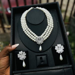 Flowery fashion pearl necklace set