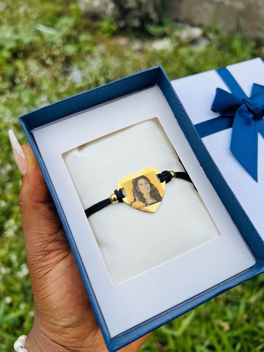 Engraved picture & text drawstring bracelet