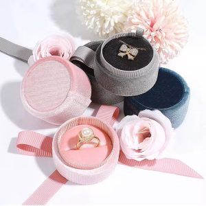 Bow tie knot pink mini box