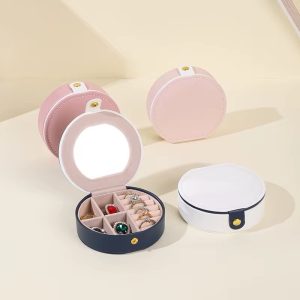 Pink mini jewelry organizer