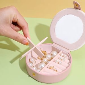 Pink mini jewelry organizer