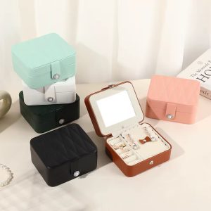 Brown criss cross jewelry organizer