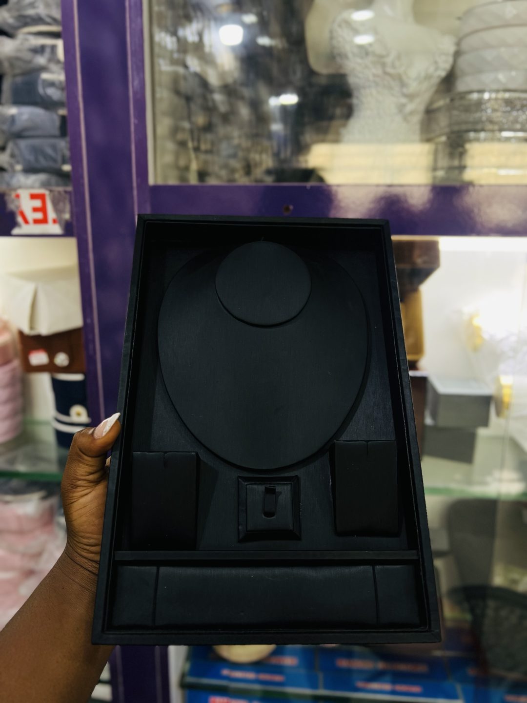 Black jewelry display board - Image 3