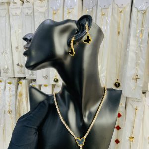 Marvel gold necklace set