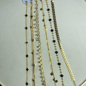 Half dozen of anklets 001