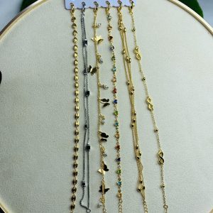 Half dozen of anklets 003