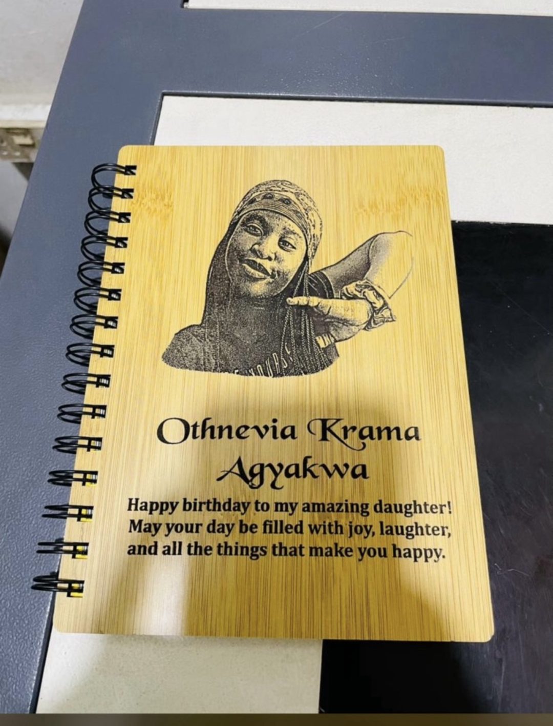 Picture engraved fully boxed wooden set - Image 6