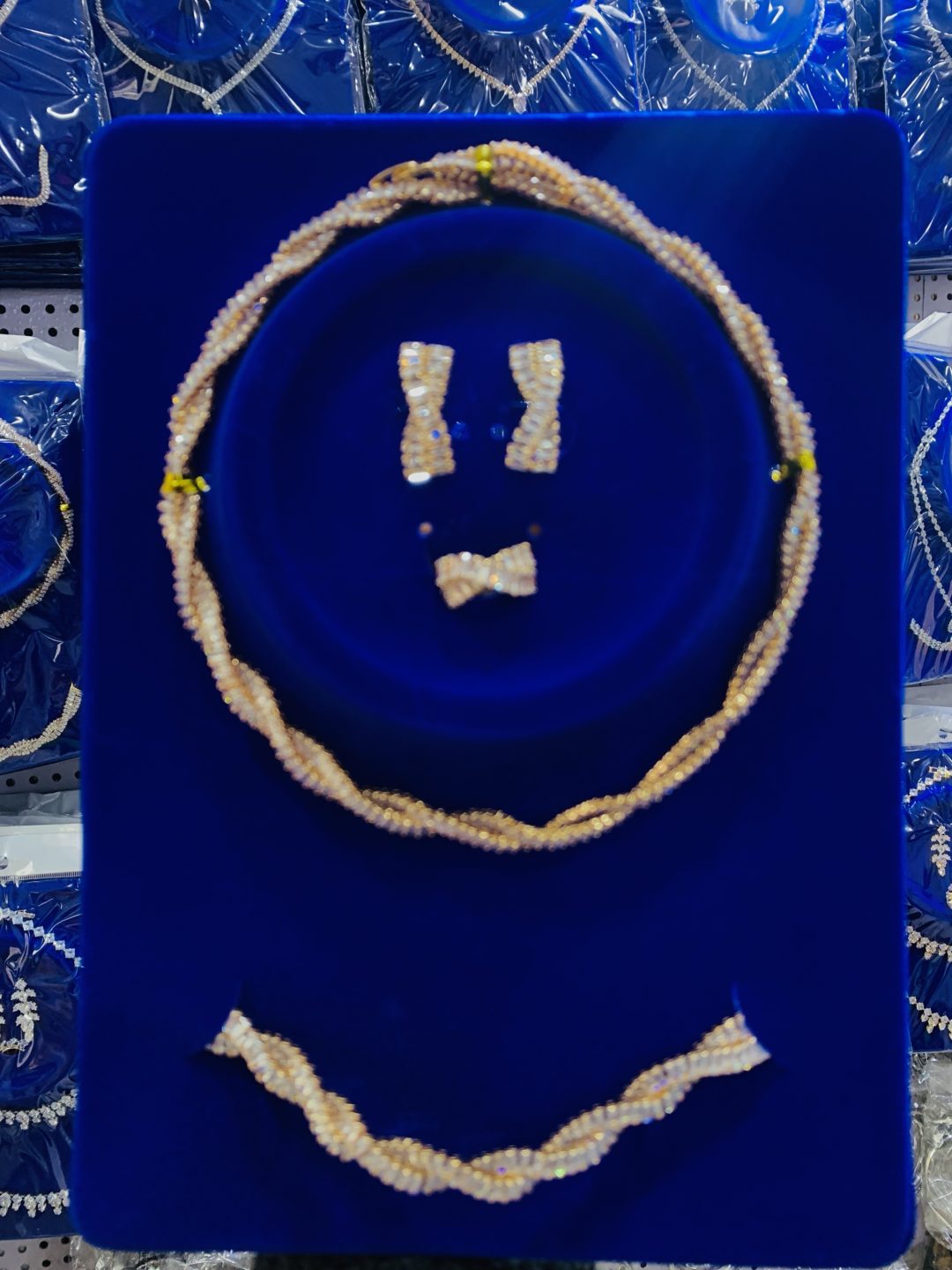 Sophistica luxury zirconia gold set - Image 2