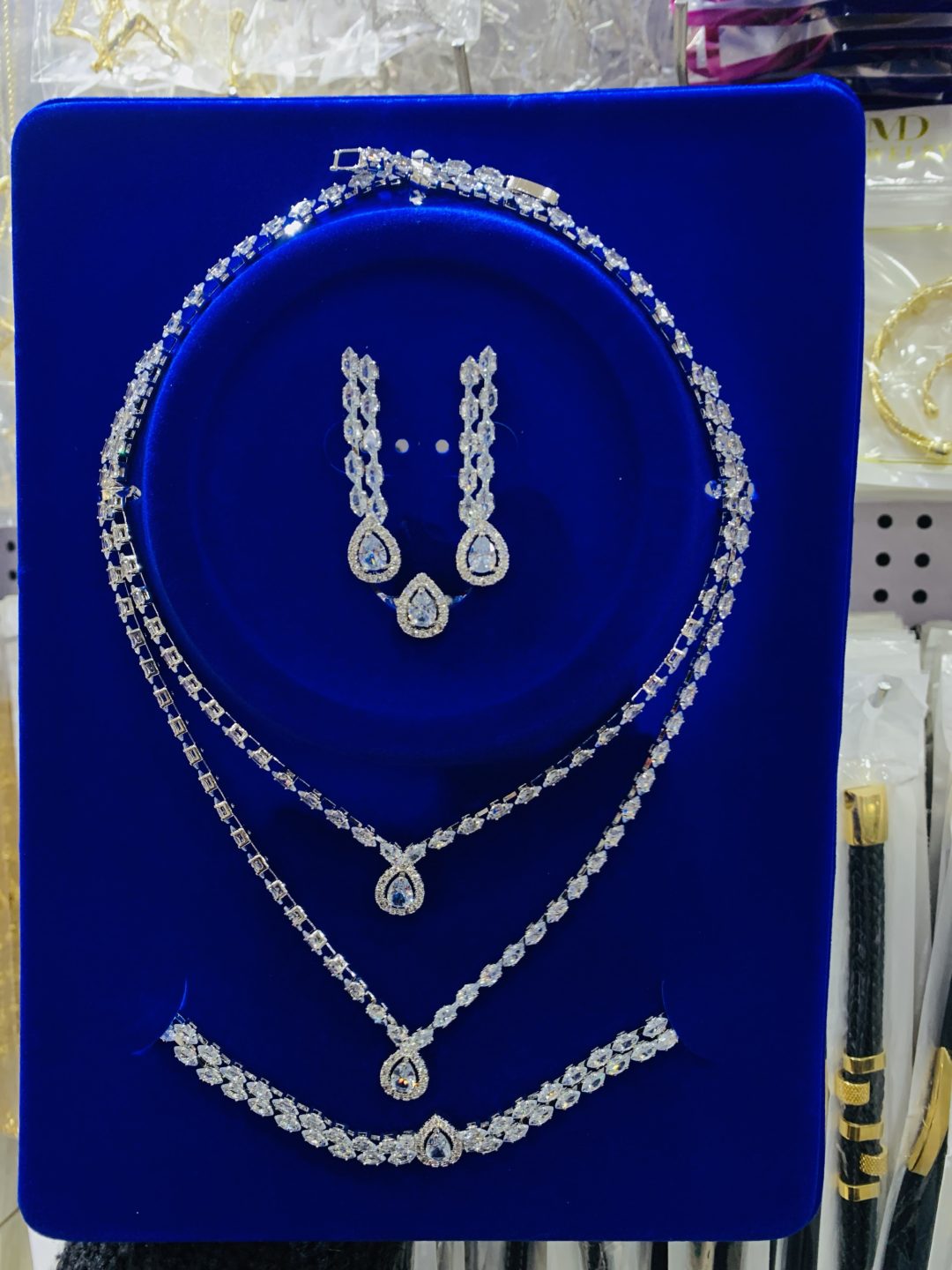 Emerald Elegance zirconia silver set - Image 4