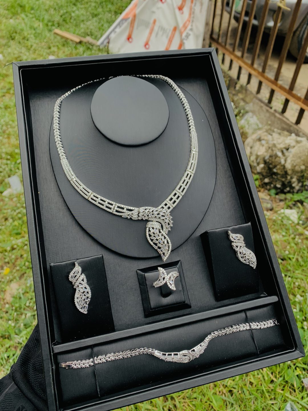 Treasures of love zirconia silver set - Image 2