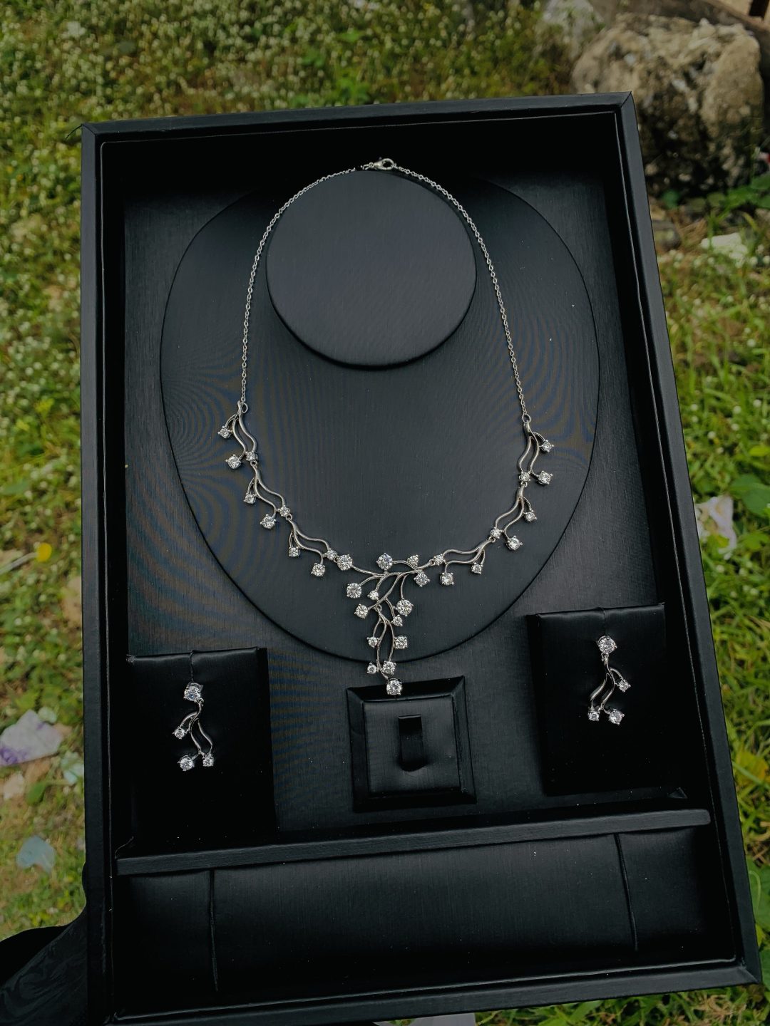 Blissful beauty silver set