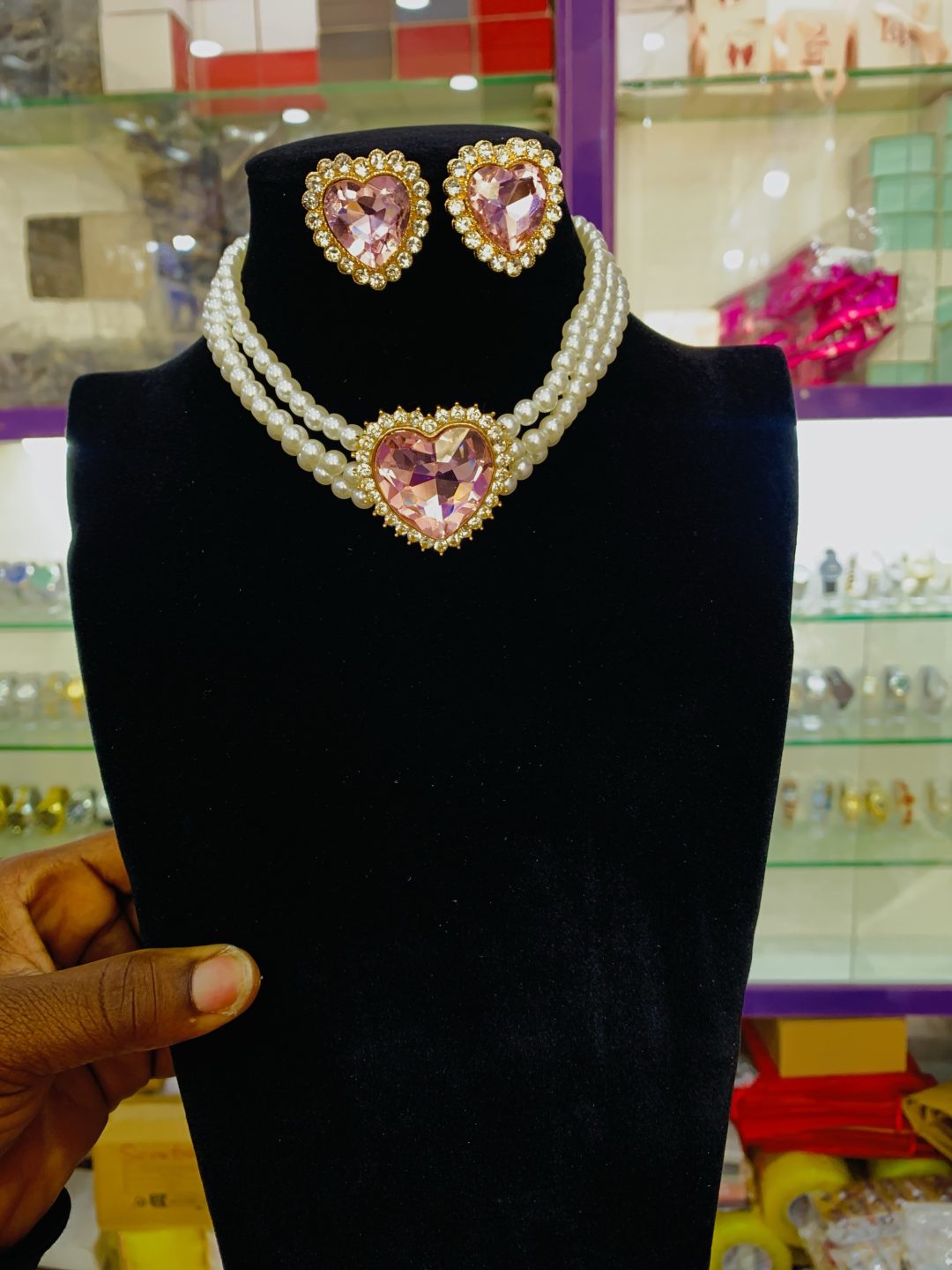 Pink heart pearl necklace