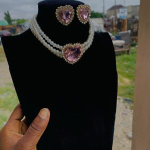 Pink heart pearl necklace