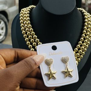 MD love star earrings