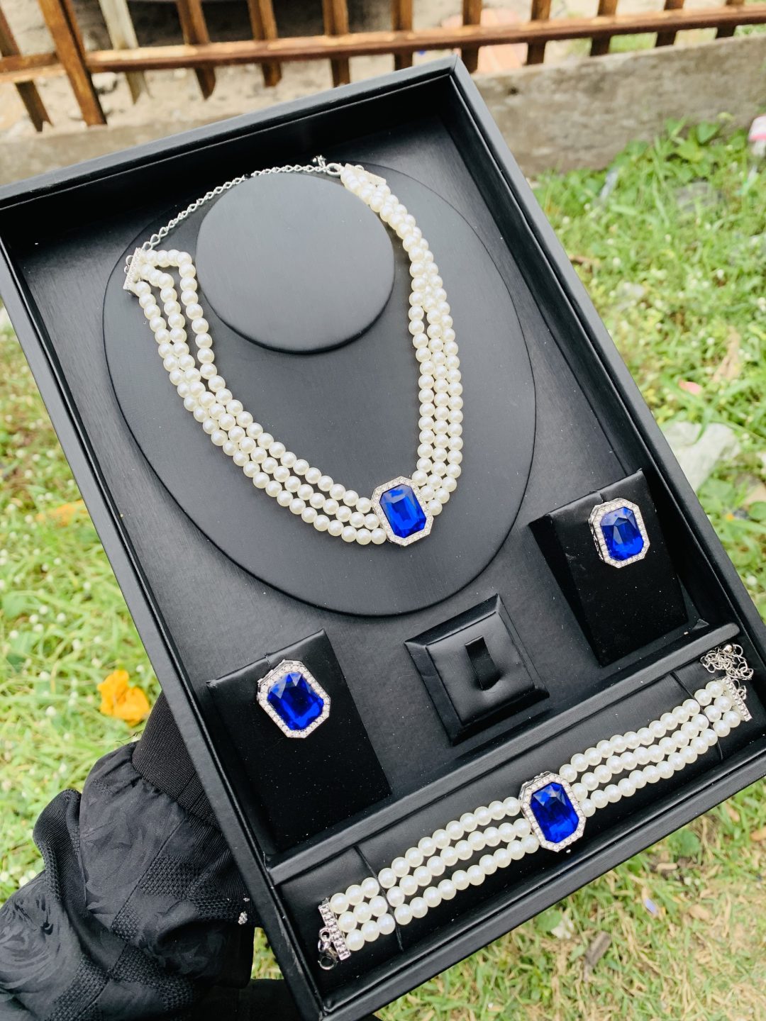 Aurora blue stoned pearls 002 - Image 3