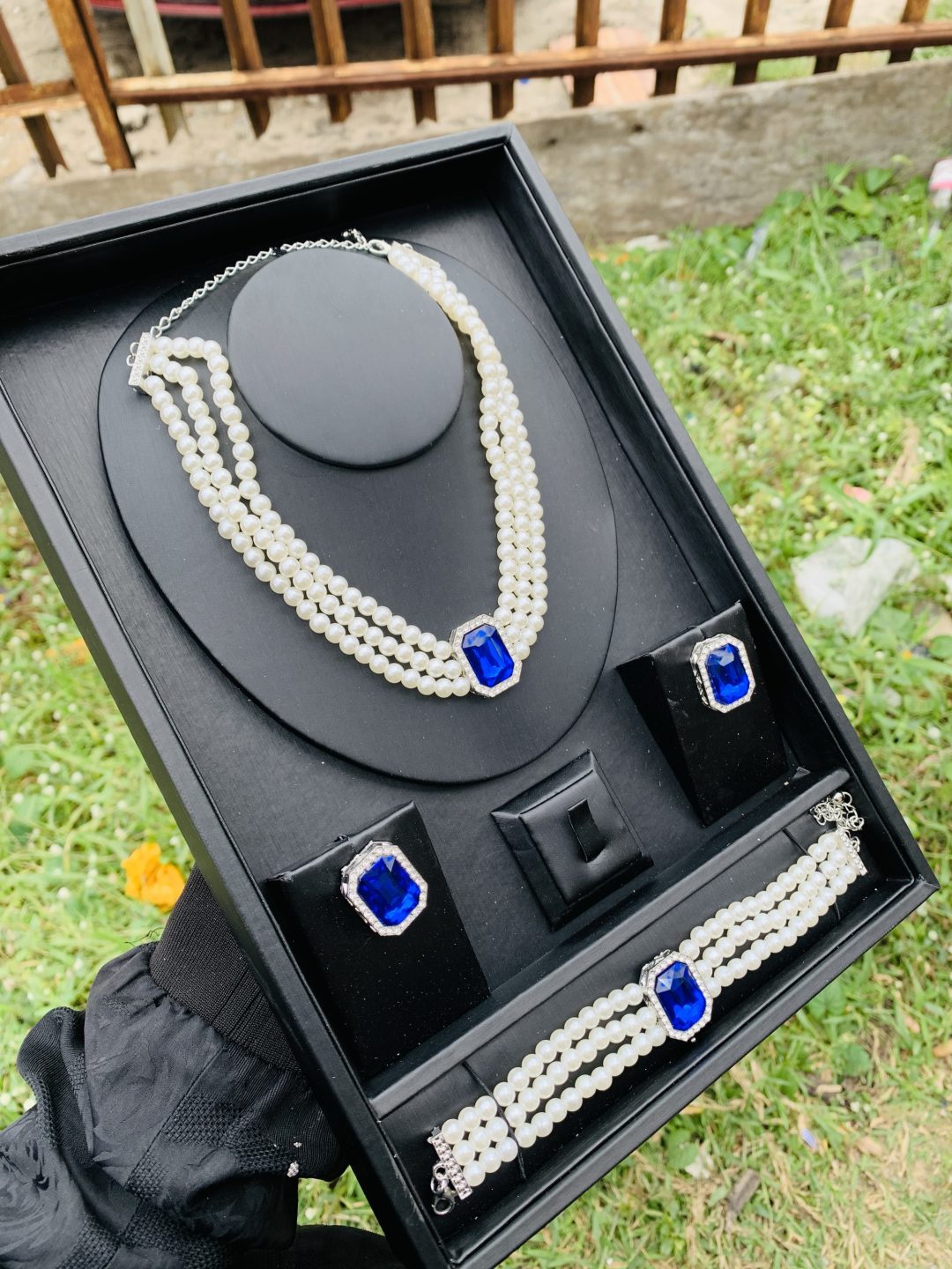 Aurora blue stoned pearls 002 - Image 4