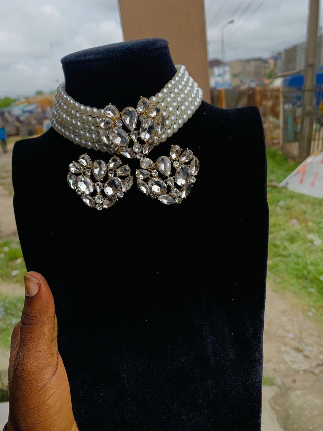 Pearlescent white stoned set - Image 2