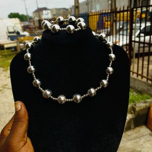 Wings Dream silver bead ball necklace