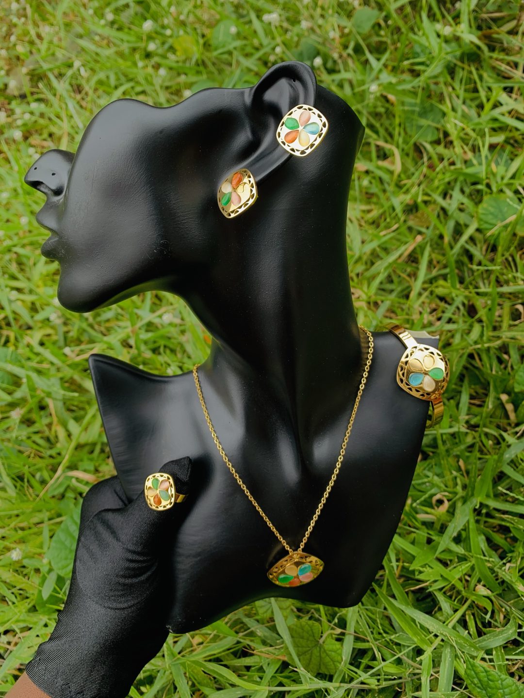 Gold/multicoloured steel set 004