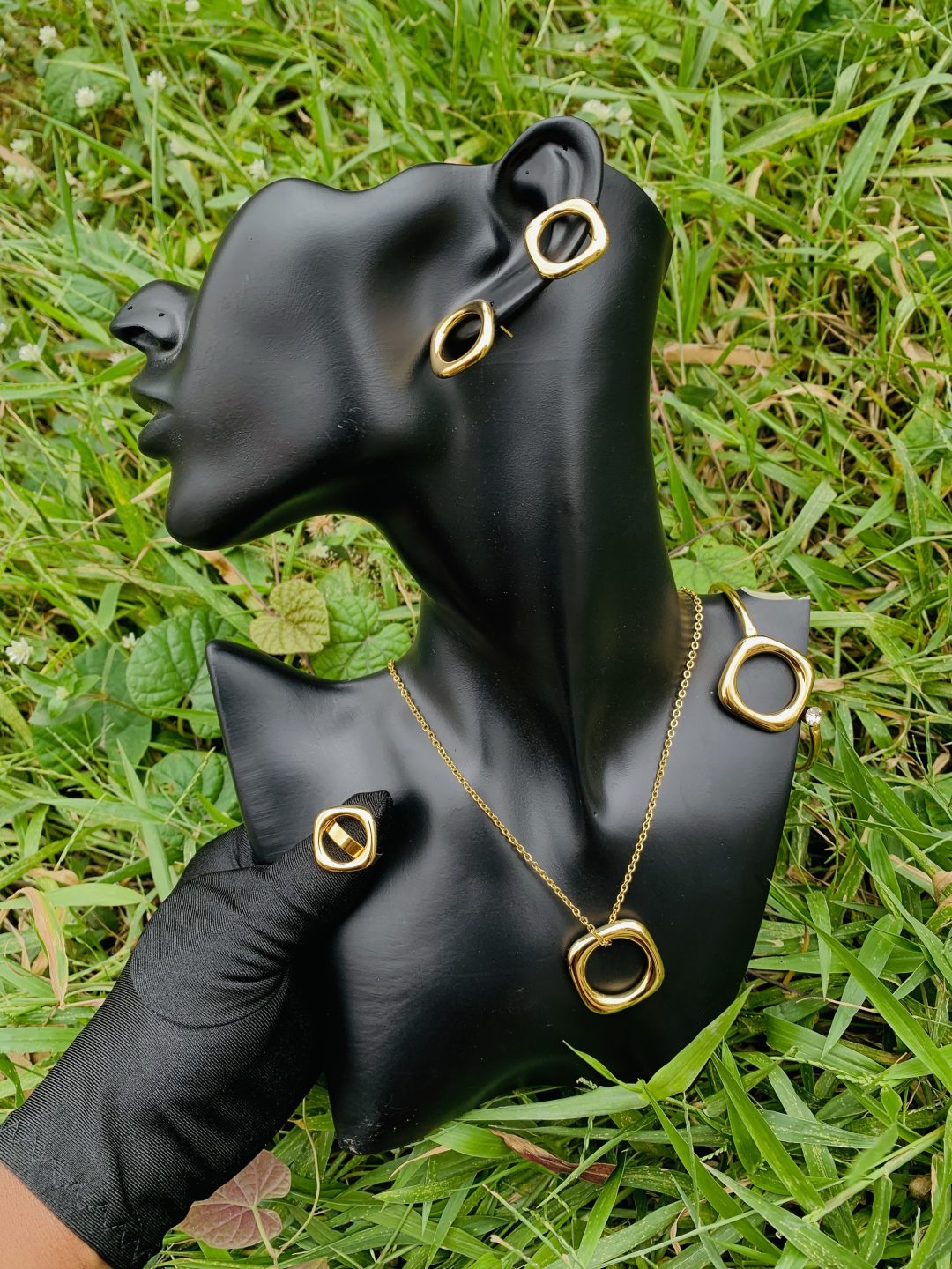 Square gold steel set 011