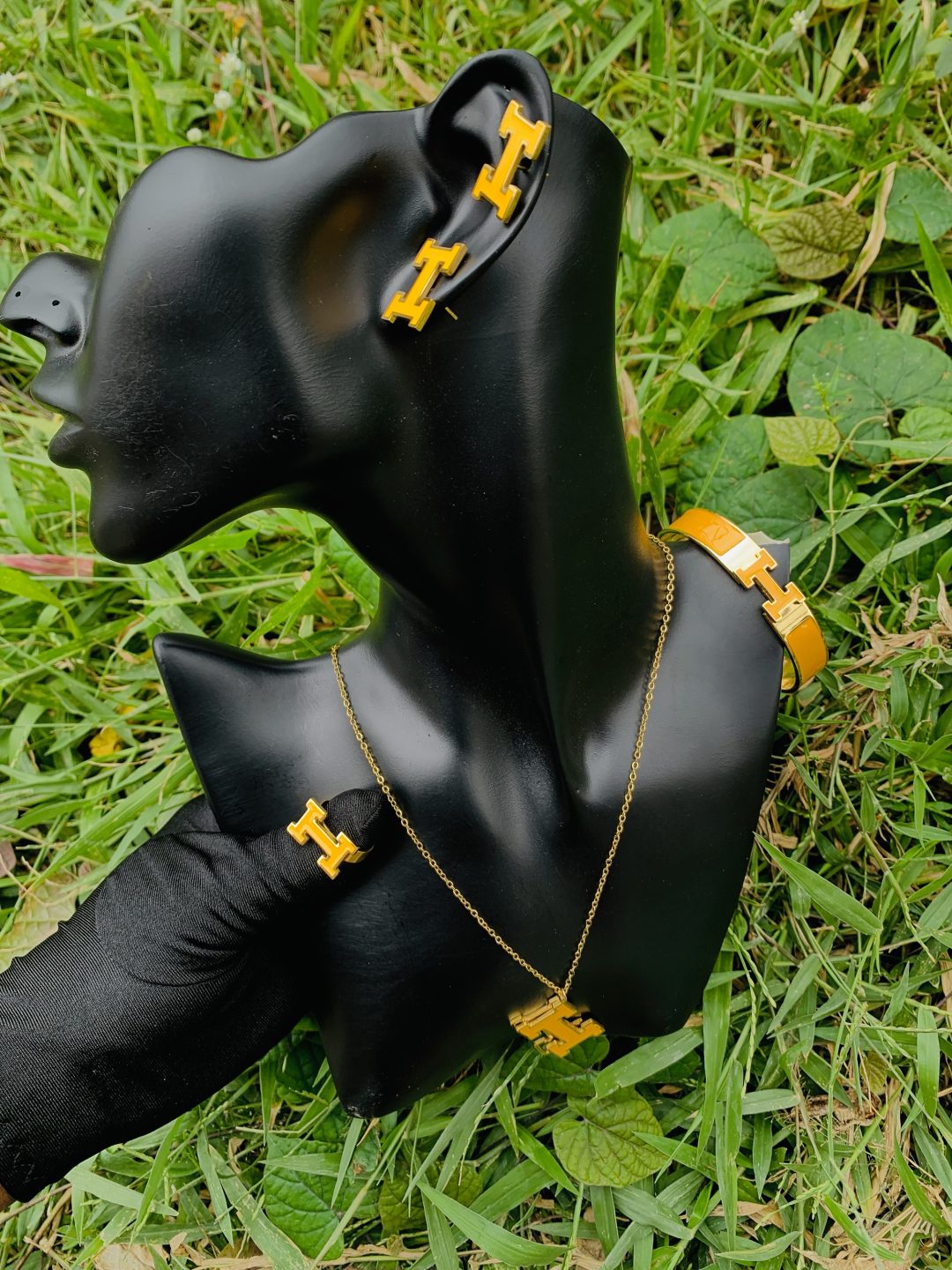 Gold/Yellow herms steel set